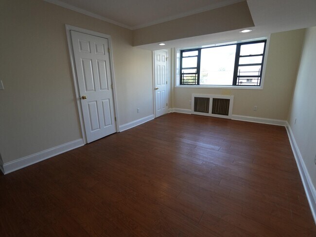 Building Photo - 6515 JFK Blvd E