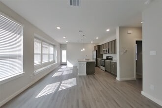 Building Photo - 2414 Cohorn Trl