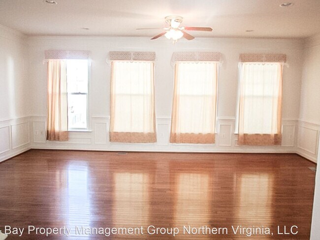 Building Photo - 3 br, 3.5 bath House - 8121 HARD SHALE ROAD