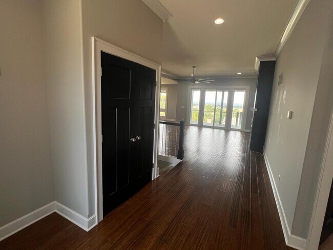 Foto del edificio - 627 N Daylily Dr