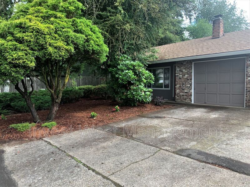 Foto principal - 121 NE Hearthwood Blvd