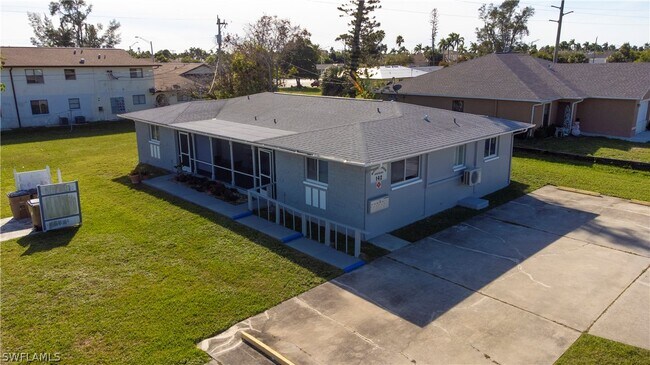 Building Photo - 142 SW 47th Terrace