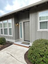 Building Photo - 1039 NE Watt Way