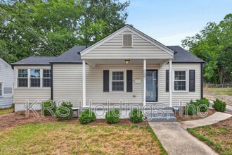 Building Photo - 1507 Robinhood Rd