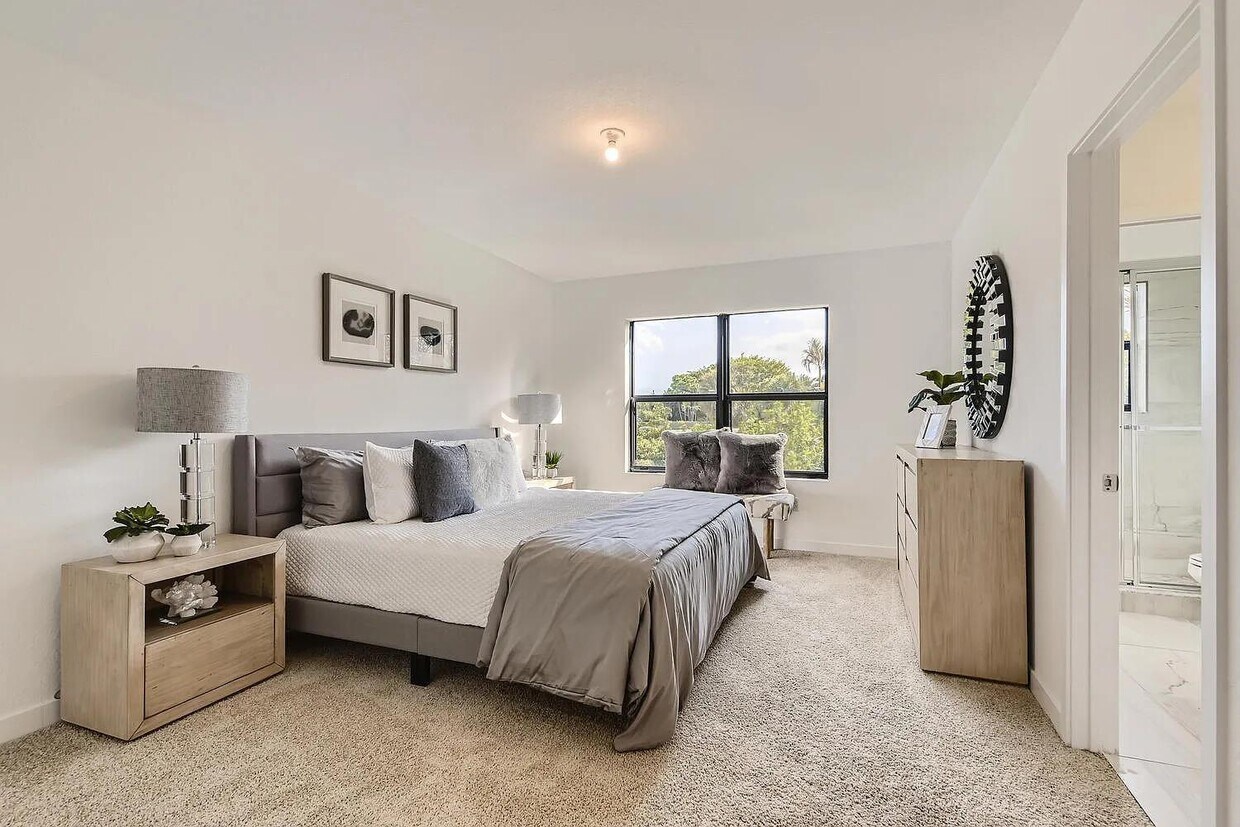 Foto principal - 146 SE 5th Ct