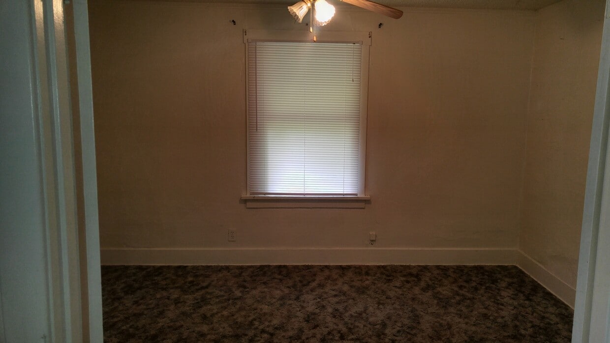 Building Photo - 111 Alderson Ave