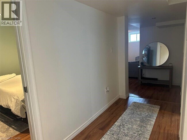 Photo du bâtiment - 253 E 44th St