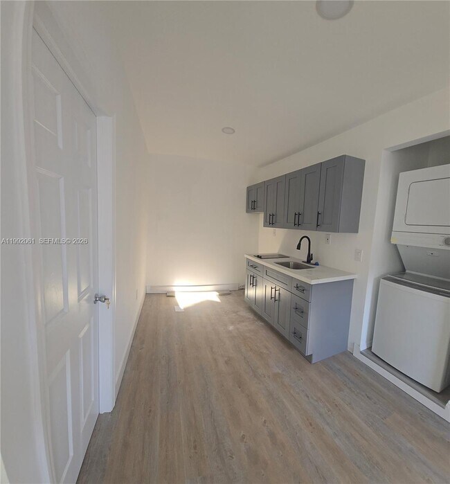 Foto del edificio - 9610 Johnson St