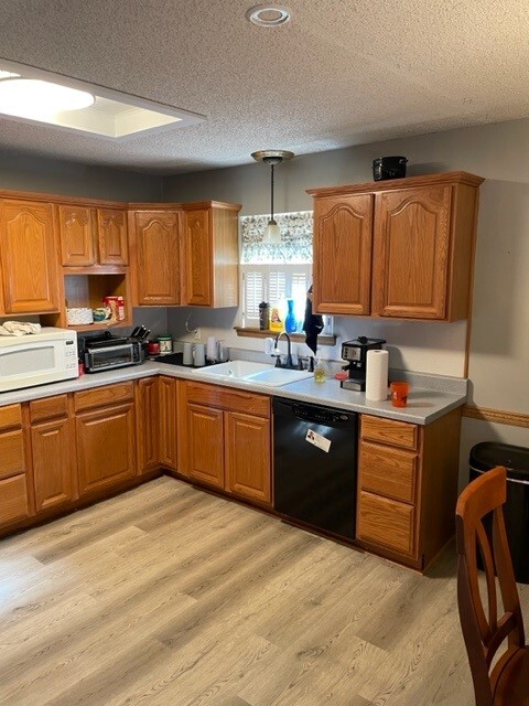 Building Photo - 1716 S August St