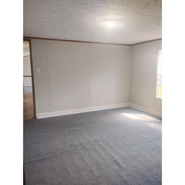 Building Photo - 2301 Parrott Dr