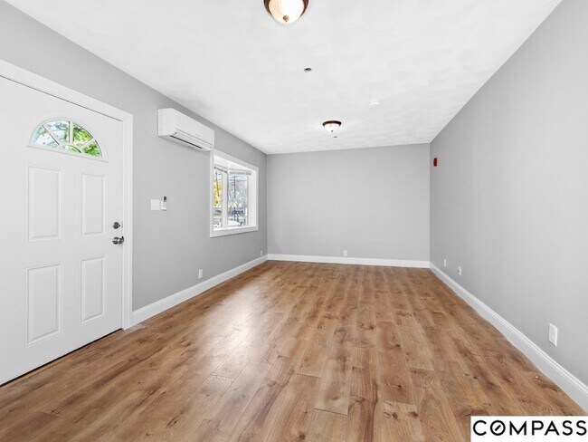 Foto del edificio - 132 Dolphin Ave