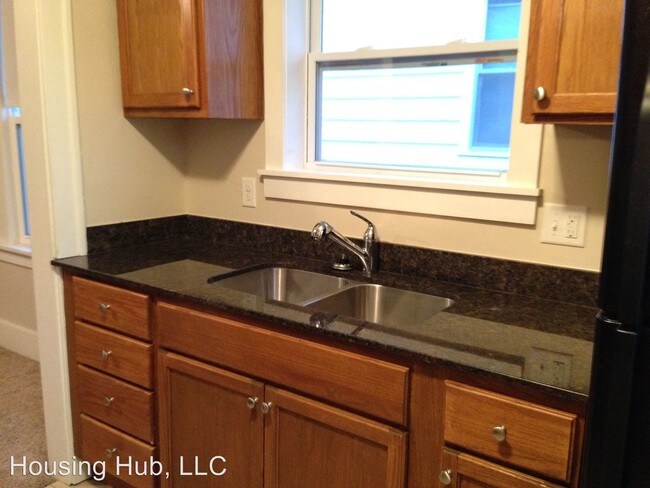 Building Photo - 4 br, 2 bath House - 3251 James Ave N