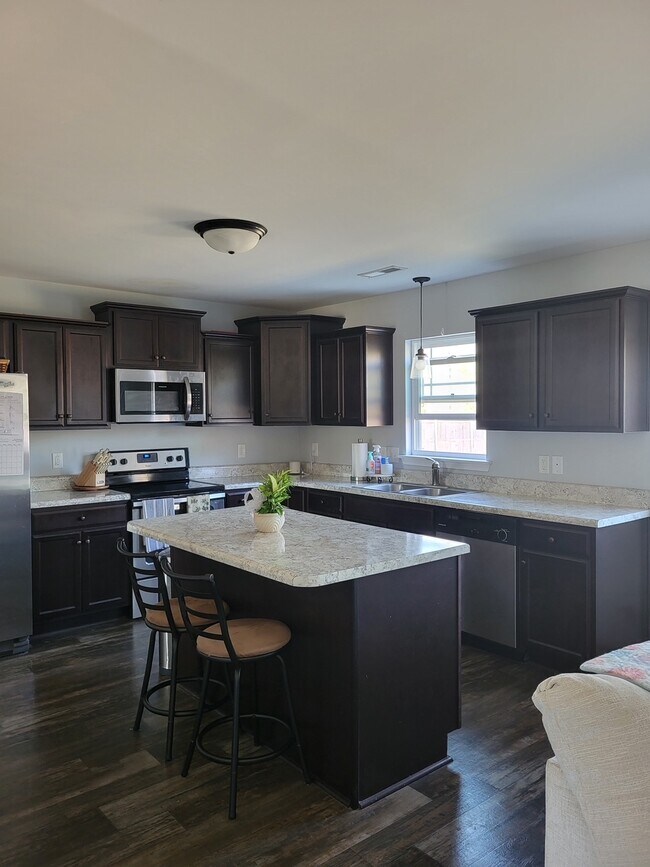 Foto del edificio - 423 McCall Dr