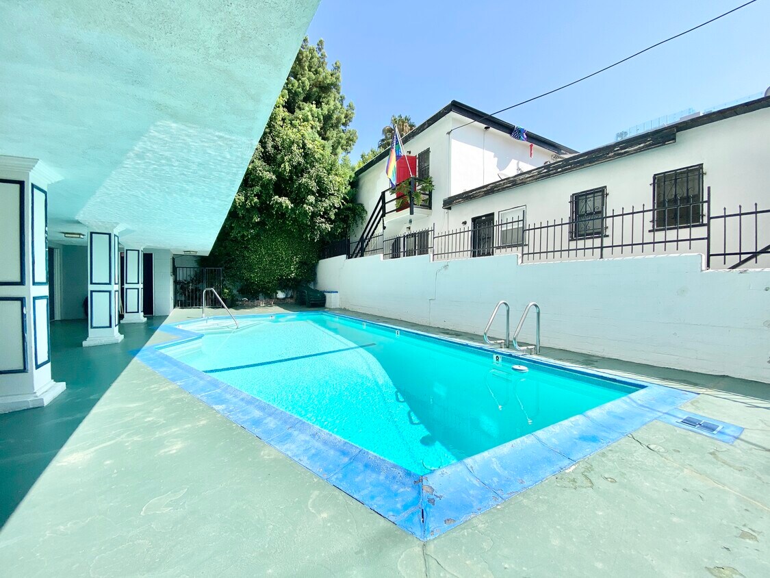 Foto principal - 8919 Harratt St