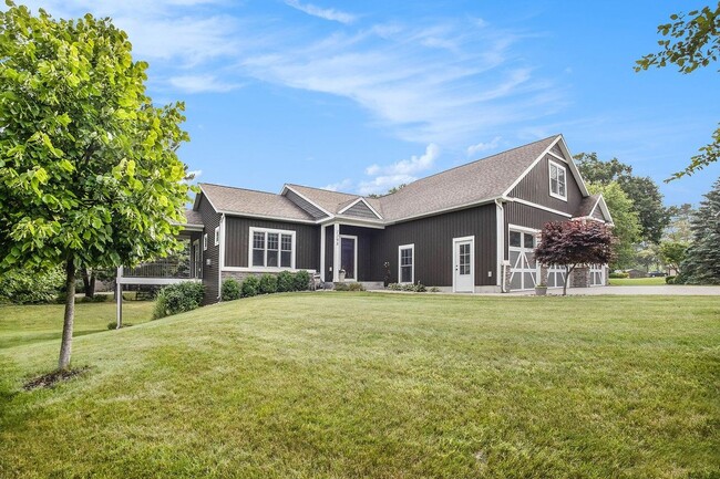 Building Photo - 1398 N Lakeshore Dr