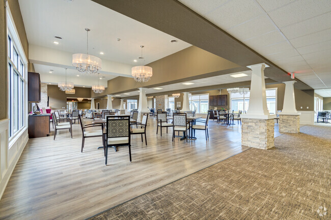 Main Dining Room - Hampton Manor of Van Buren