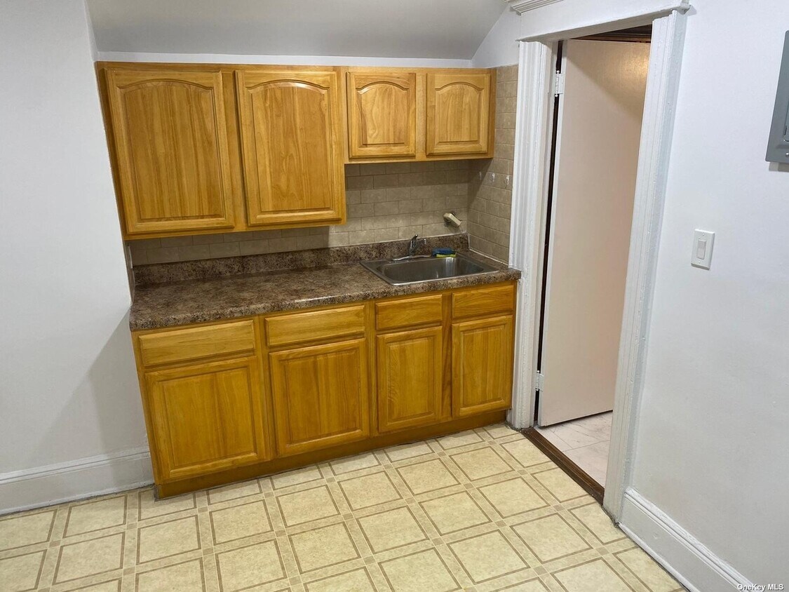 5320 94th St, Queens, NY 11373 Room for Rent in Queens, NY