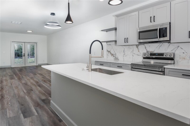 Foto principal - 2242 Fernwood St