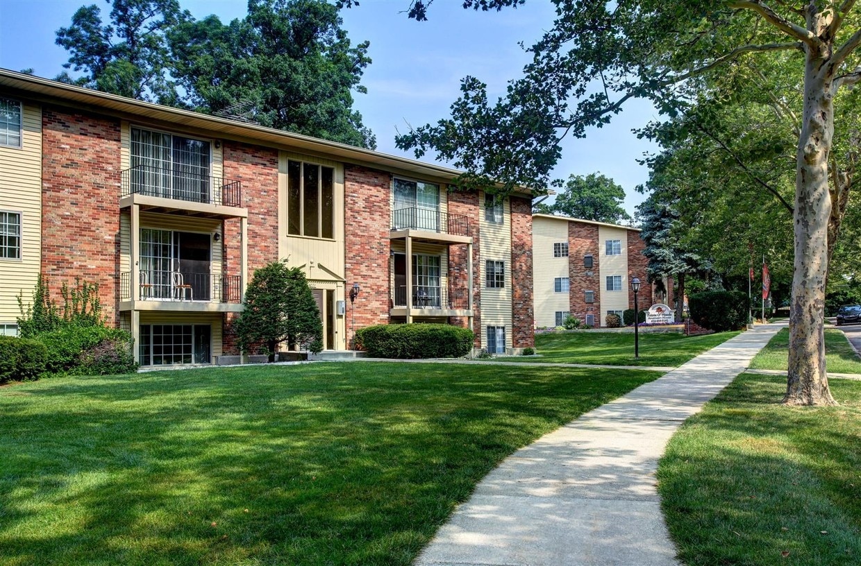 ReNew Millbrook Apartments in Grand Rapids, MI