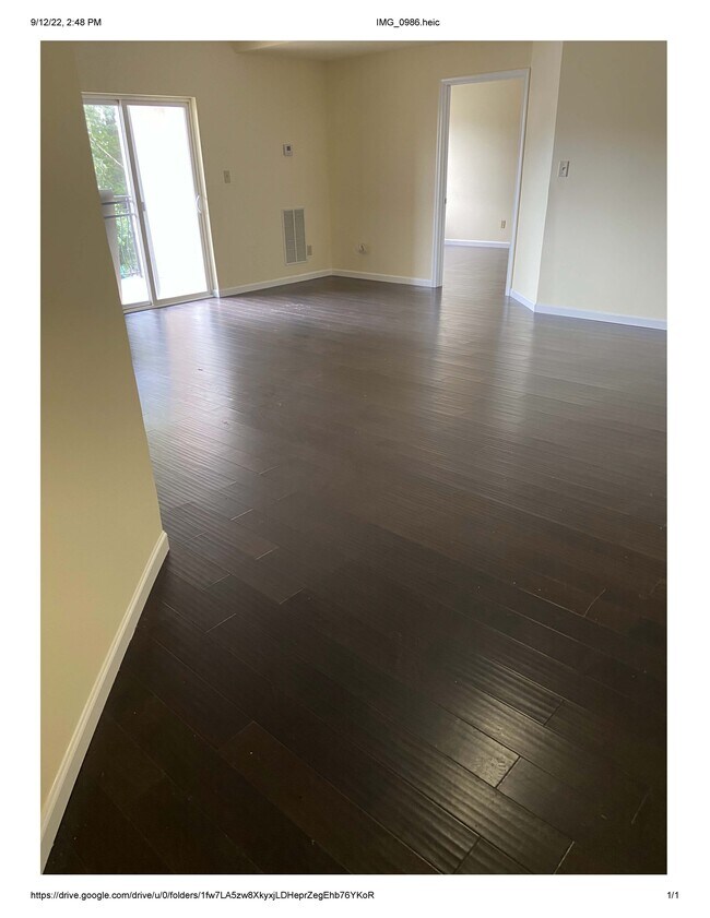 Sala de estar - 742 Westfield Ave