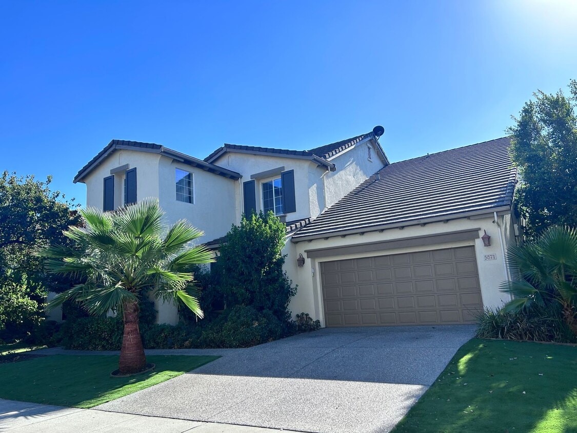 Primary Photo - Beautiful Four Bedroom Home in Sacramento