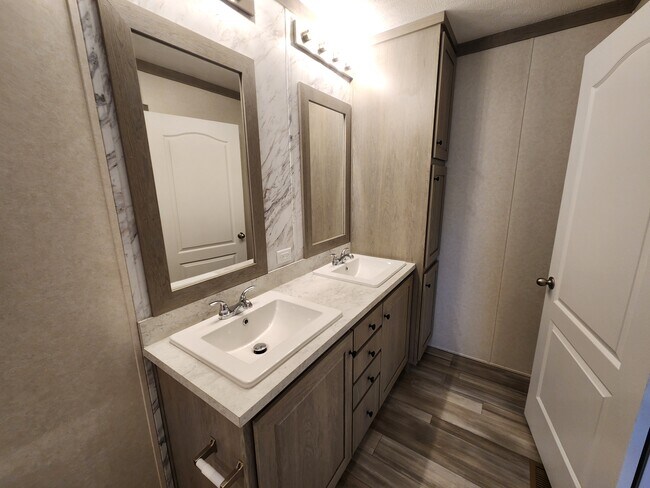 Foto del edificio - 3617 N Grand Ave E