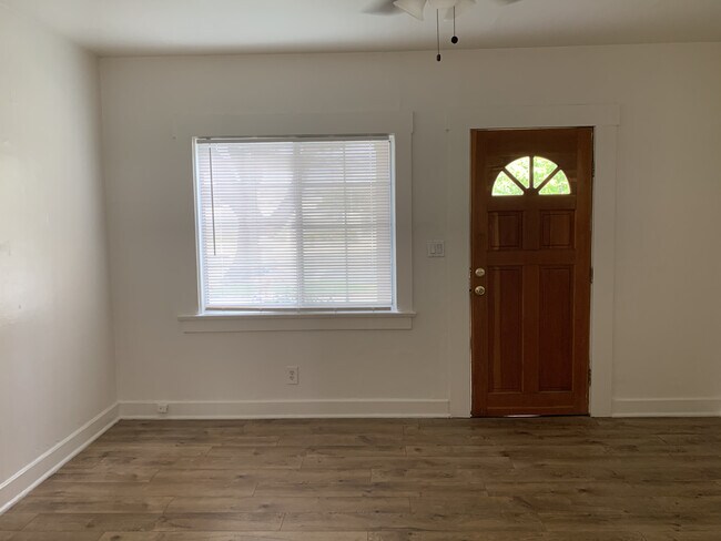 living room - 557 Lincoln Ave