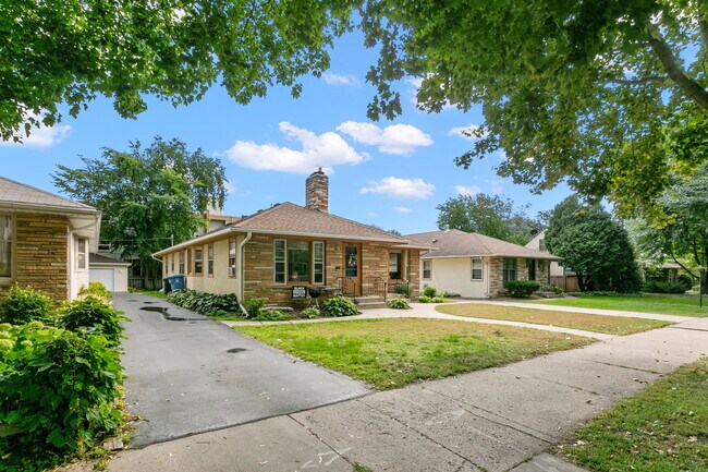 Foto del edificio - 3541 Holmes Ave S