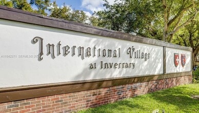 Building Photo - 3670 Inverrary Dr