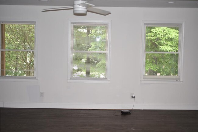 Foto del edificio - 2267 Sewell Mill Rd