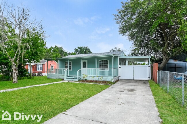 Foto del edificio - 2409 Golfview Street