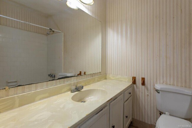 Foto del edificio - 548 Winston Dr