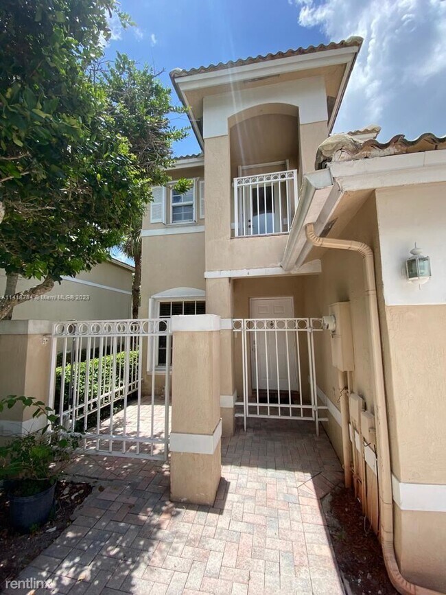 Foto del edificio - 3 br, 2.5 bath Townhome - Pembroke Isles