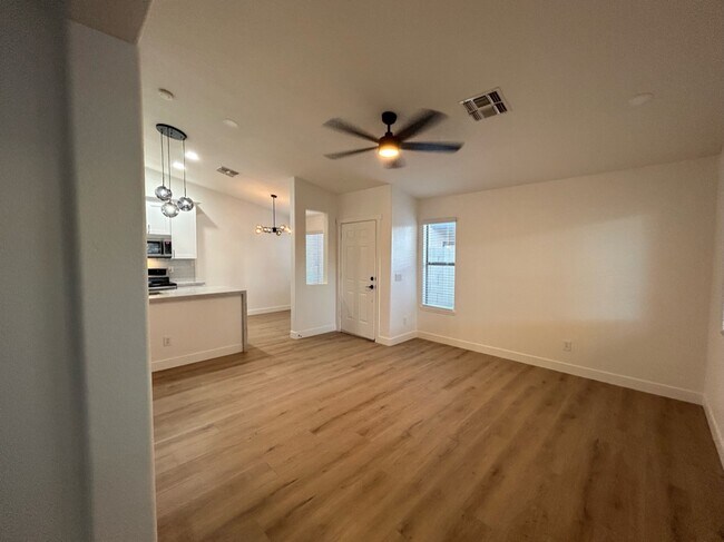 Foto del edificio - 1848 E Galveston St