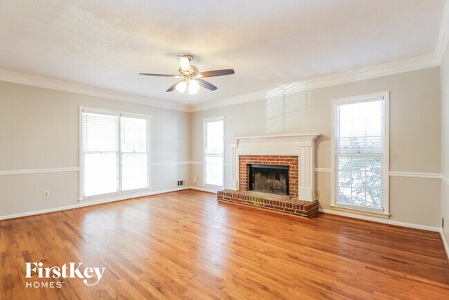 Foto del edificio - 3349 Woodrock Ln