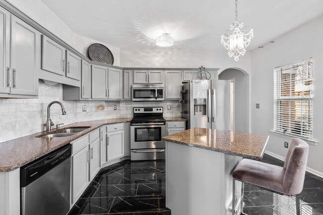 Foto del edificio - 7911 Pinefrost Ln