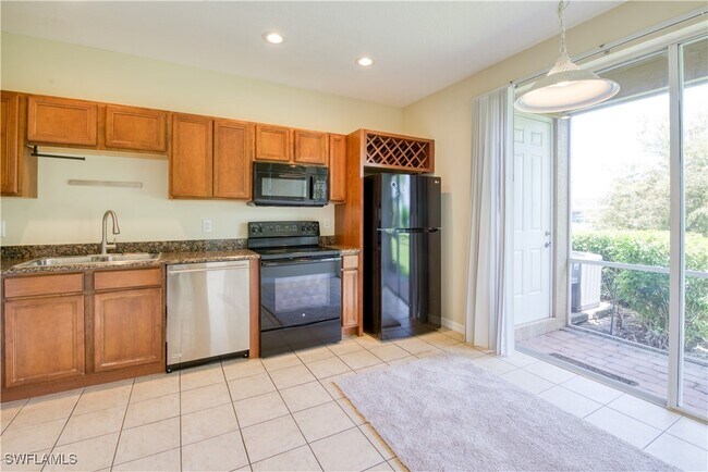 Foto del edificio - 9774 Roundstone Cir