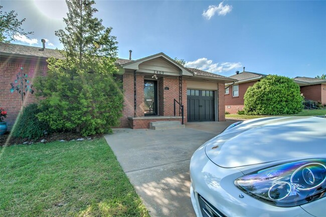 Building Photo - 1409 S Blvd