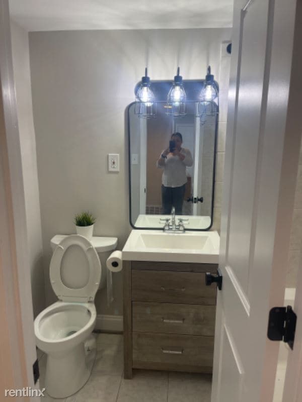 Foto del edificio - 2 br, 1 bath Condo - 7328 Donnell Place Ap...