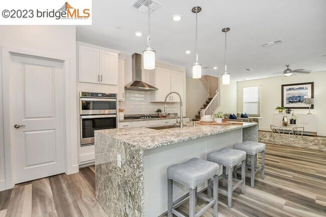 Building Photo - THIS IS A 10! IDEAL BRENTWOOD 4 BEDROOM AN...
