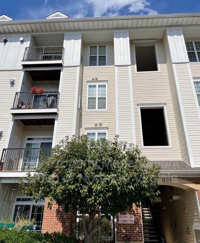 21216 McFadden Square Unit #206, Sterling, VA 20165 - Condo for Rent in ...