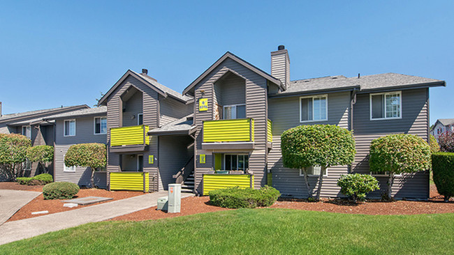 Exterior Resident Building - The Harrison Apartment Homes