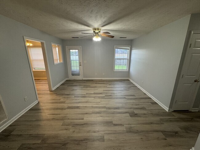 Foto del edificio - 7017 Westfork Dr