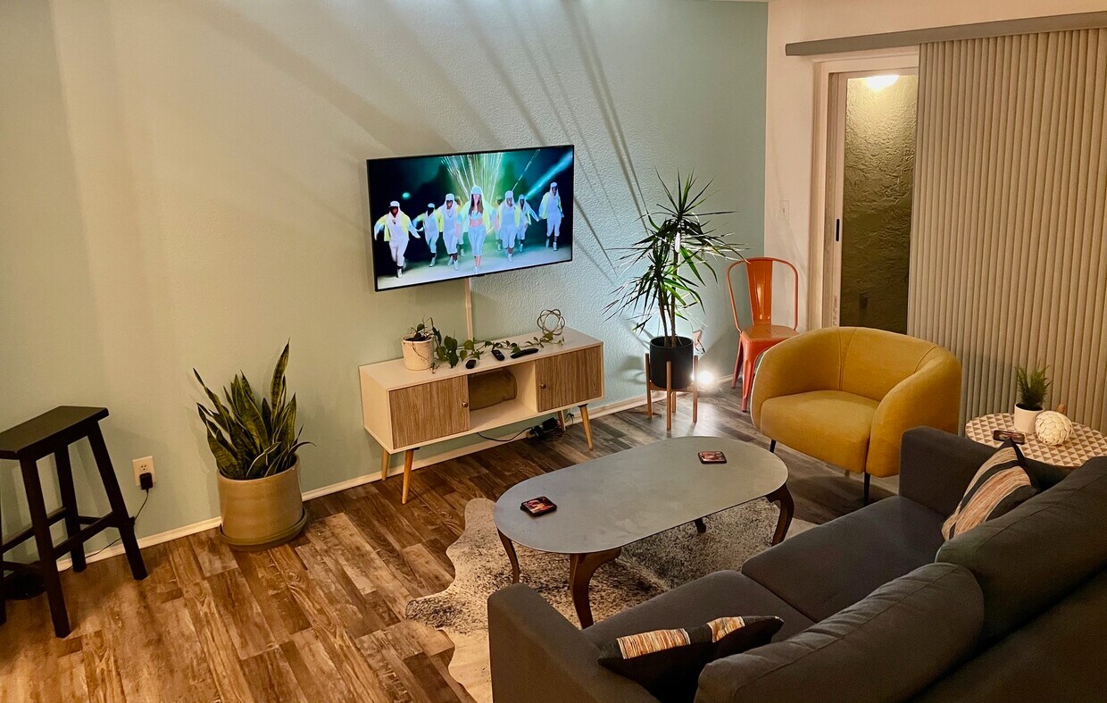 Foto principal - 3775 Georgia St