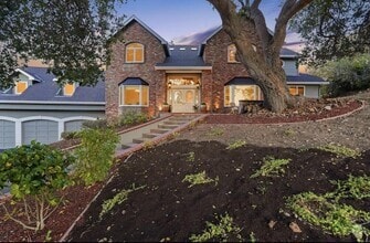 Building Photo - 985 Woodview Pl