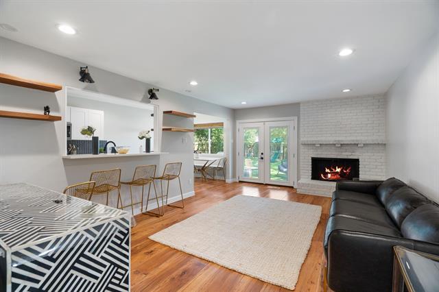 Foto del edificio - 5816 Fox Hill Ln