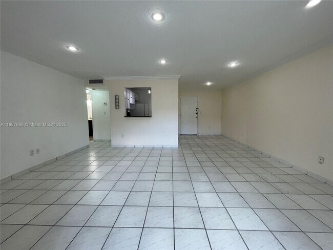 Foto del edificio - 10361 N Kendall Dr