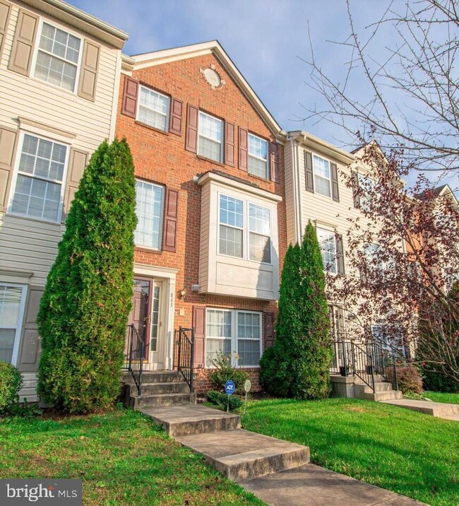 Building Photo - 843 Middle River Rd
