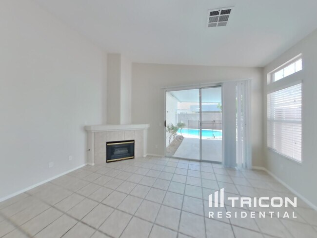 Foto del edificio - 2483 Lower Meadows Ave