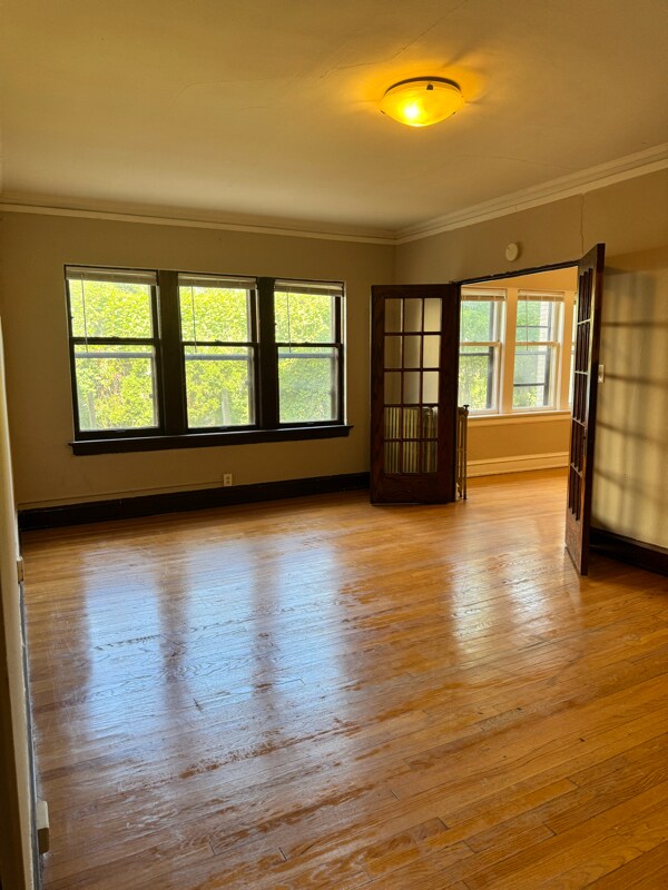 Foto del edificio - 3456 N Oakland Ave
